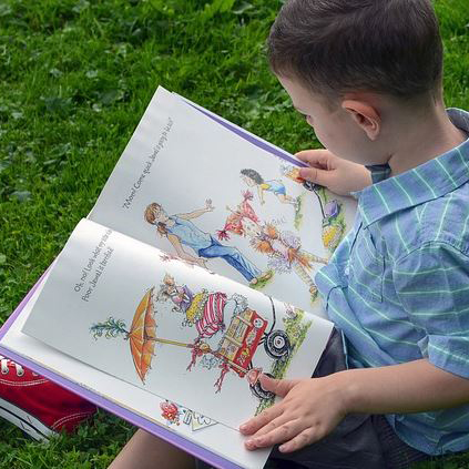 Lire dans les parcs à la Place Willems